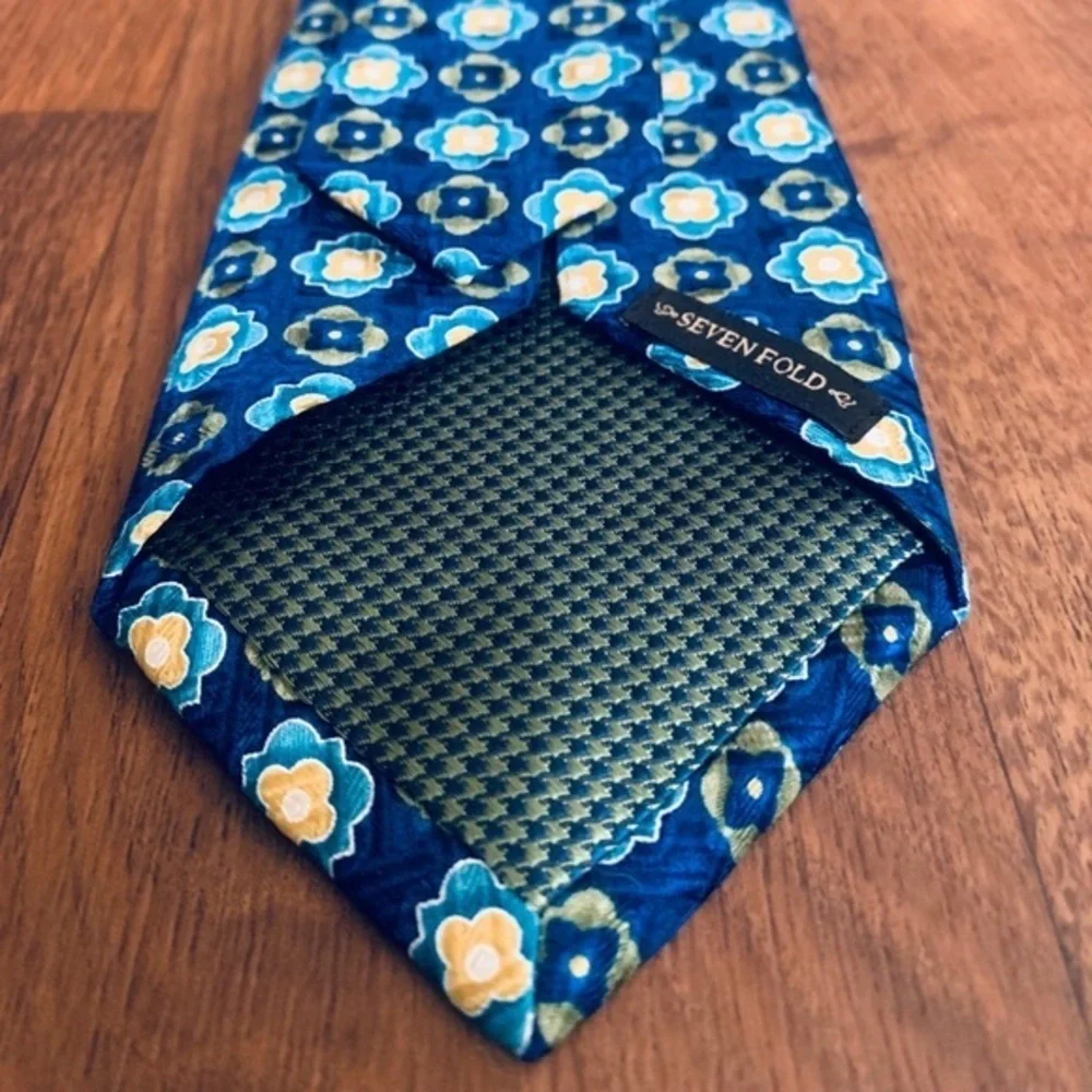 Michelson’s Satin “Seven Fold” Tie